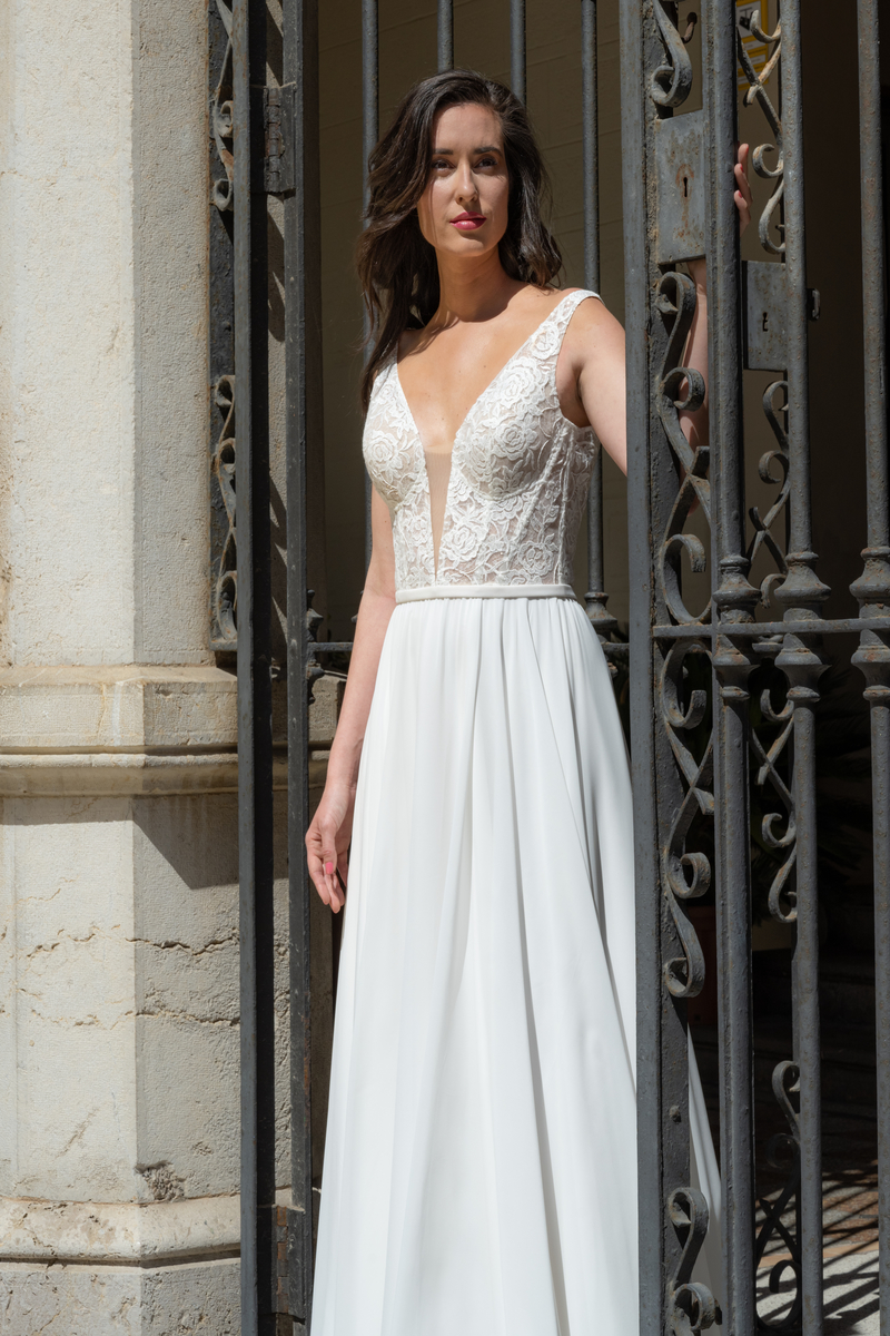 Oscar Lili Bridal Studio Wedding Dresses And Bridal Gowns Edinburgh